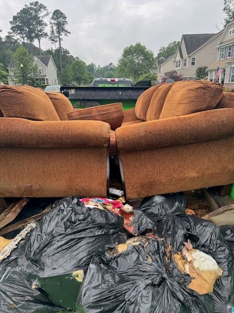 Gallery photos for Efficient Junk Removal Transforms Neighborhoods: Image #3