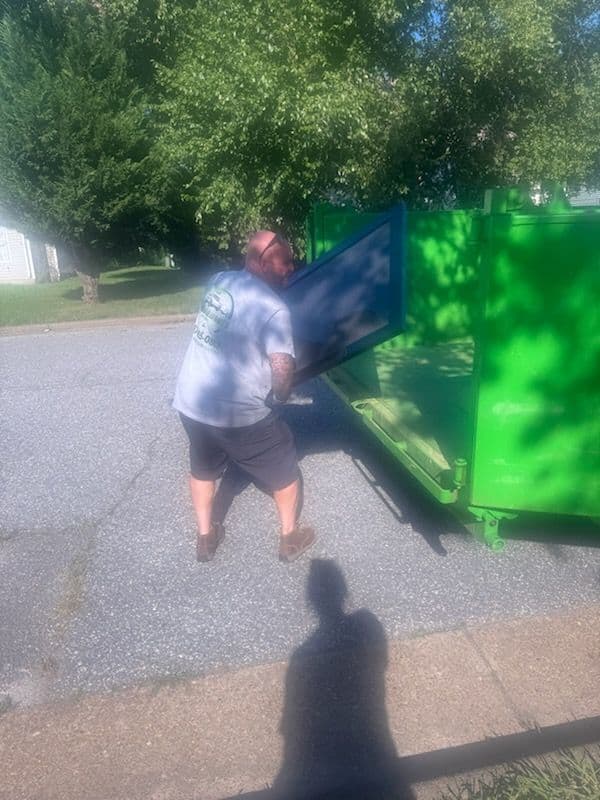 Gallery photos for Efficient Old TV Removal in Newport News: Image #2
